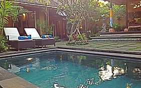 Villa Unique  3*
